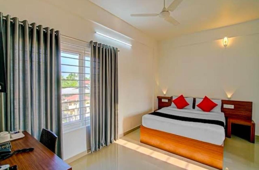 Phoenix Holidays Kochi Ngoại thất bức ảnh