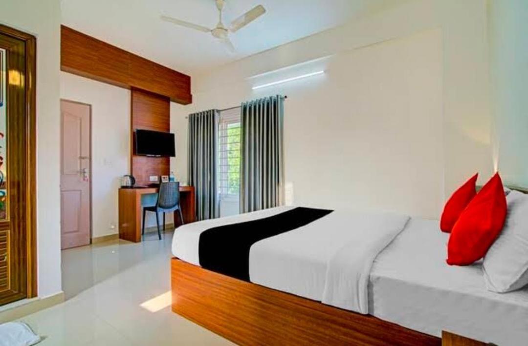 Phoenix Holidays Kochi Ngoại thất bức ảnh